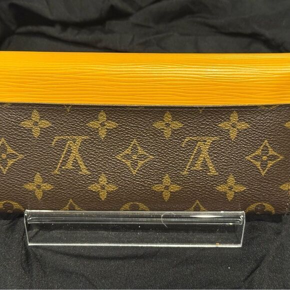Louis Vuitton Monogram Epi Marie-Lou Long Wallet - Picture 5 of 14